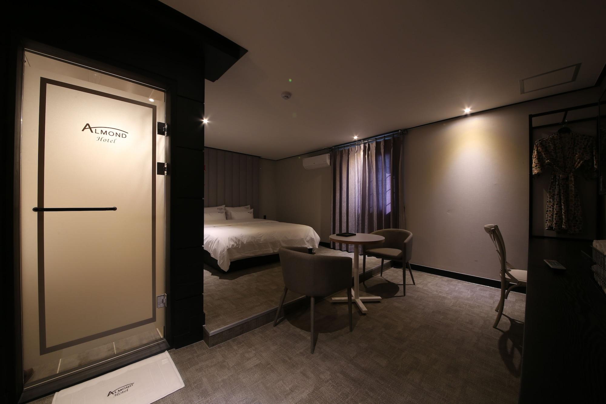 Almond Hotel Gupo Station Busan Esterno foto
