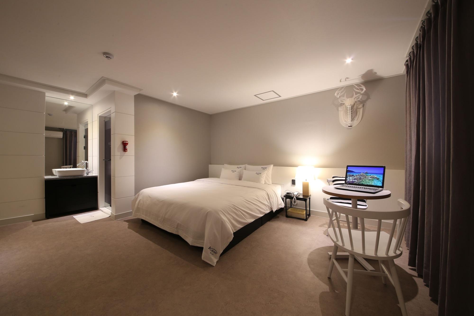 Almond Hotel Gupo Station Busan Esterno foto