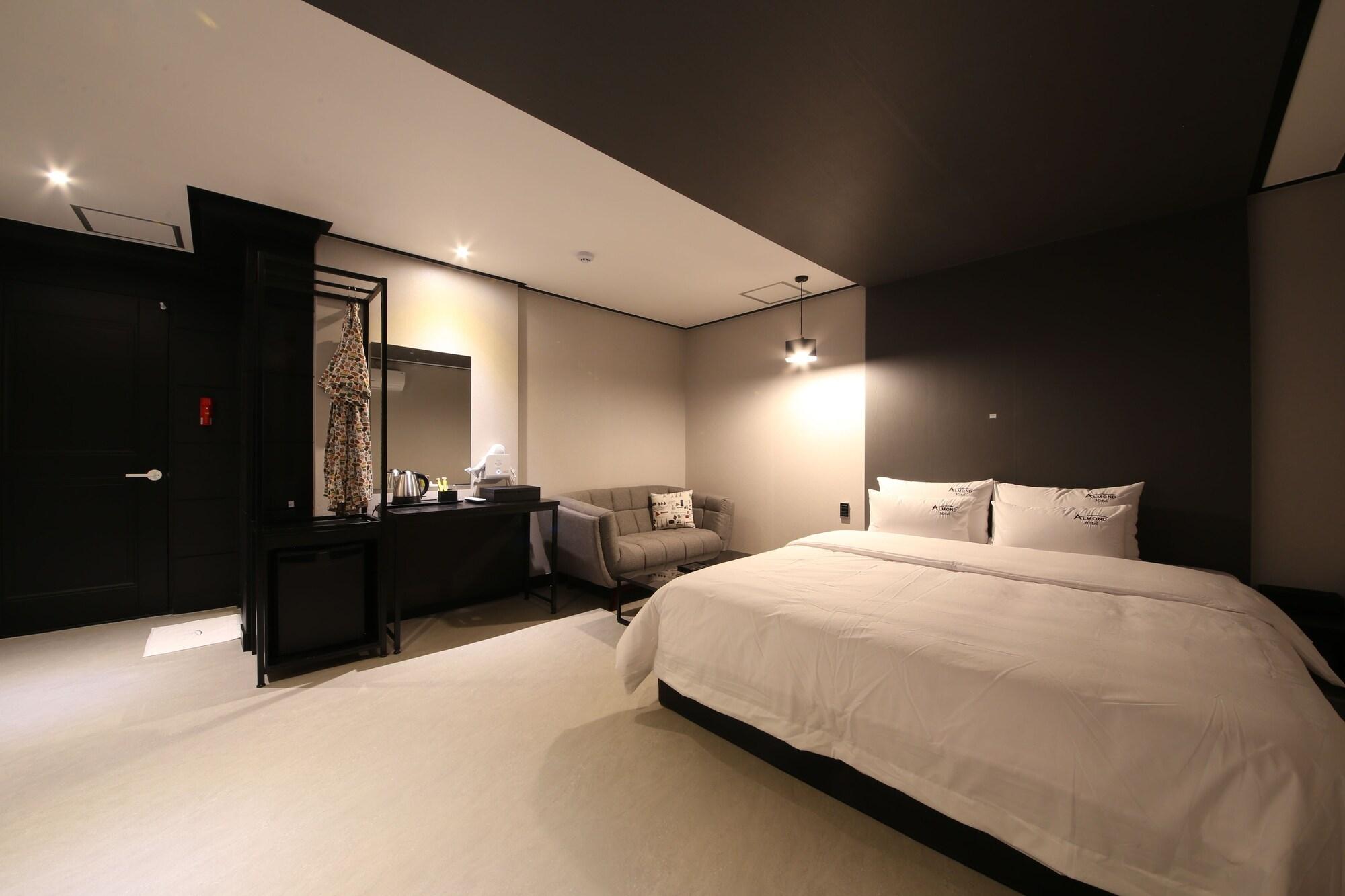 Almond Hotel Gupo Station Busan Esterno foto