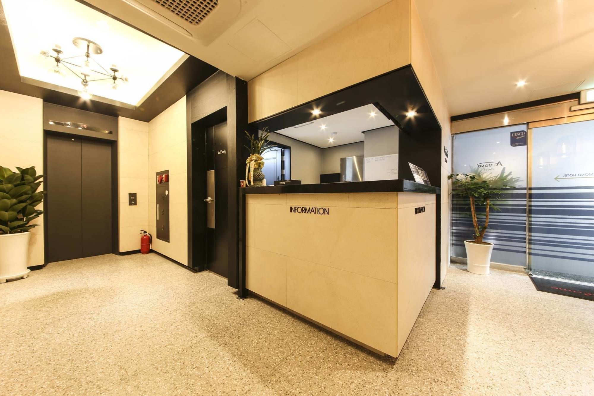Almond Hotel Gupo Station Busan Esterno foto
