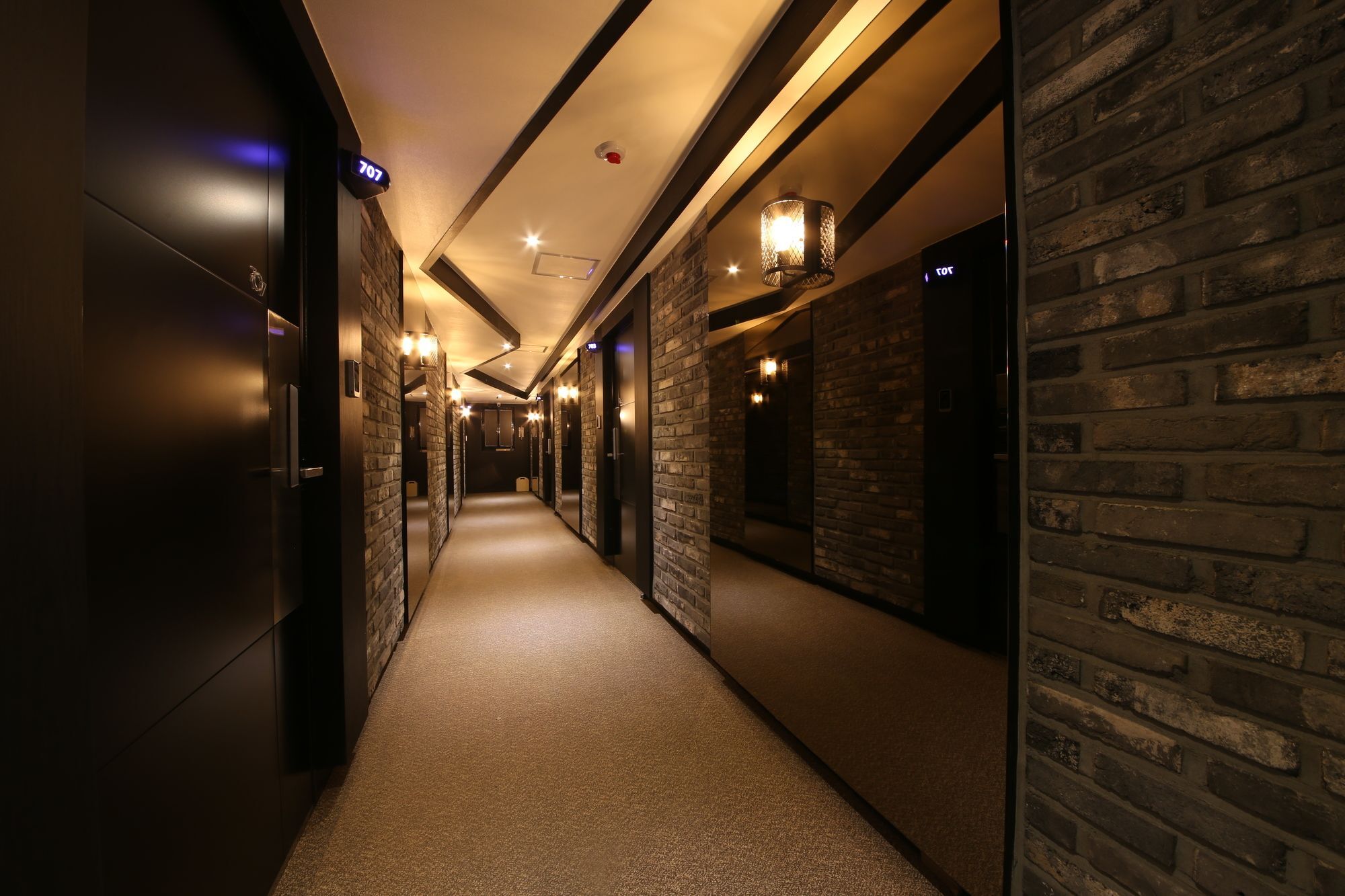 Almond Hotel Gupo Station Busan Esterno foto
